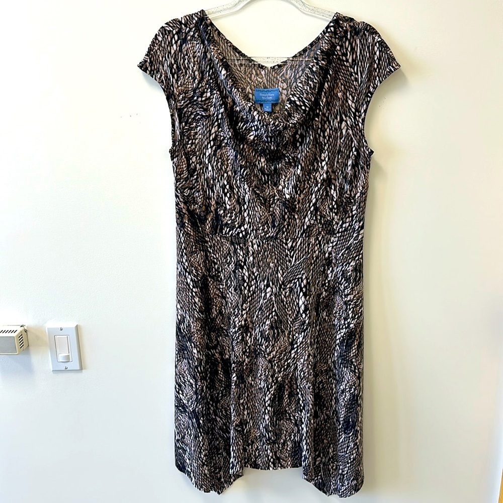 Simply Vera / Vera Wang Animal Pattern Dress w/Asymmetric Hem • Sz M